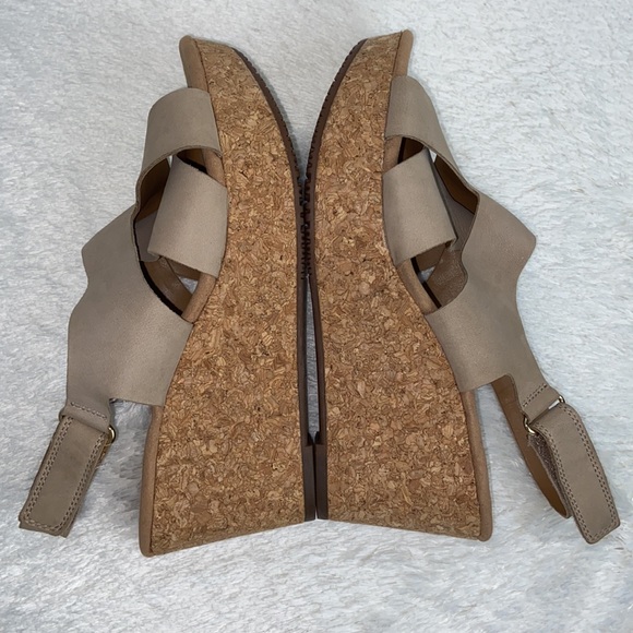 Clarks Comfort Collection Annadel Eirwyn Wedge Sandal - Picture 10 of 14